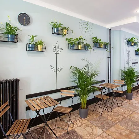 Хостел Patio Dorms Братислава