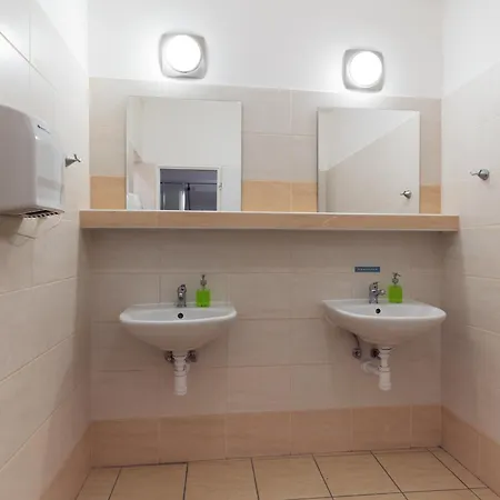 Patio Dorms Хостел Братислава