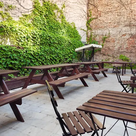 Patio Dorms Vandrerhjem