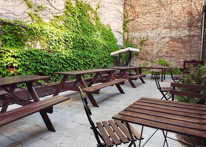 Patio Dorms Albergue